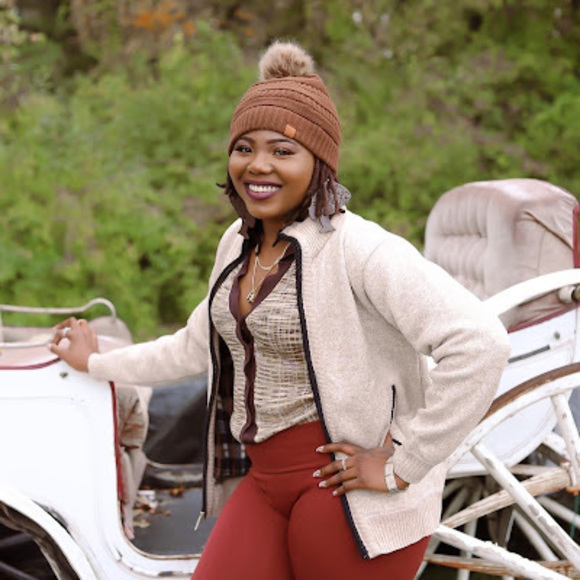 Meet your Posher, It’s - Picture 2 of 8